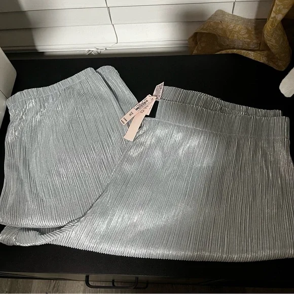 Victoria’s Secret shimmery Plissee - Picture 6 of 9